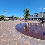 Nieuw Chalet Renesse Met Grote Tuin, Drie Slaapkamers En Op Loopafstand Van Strand En Centrum!