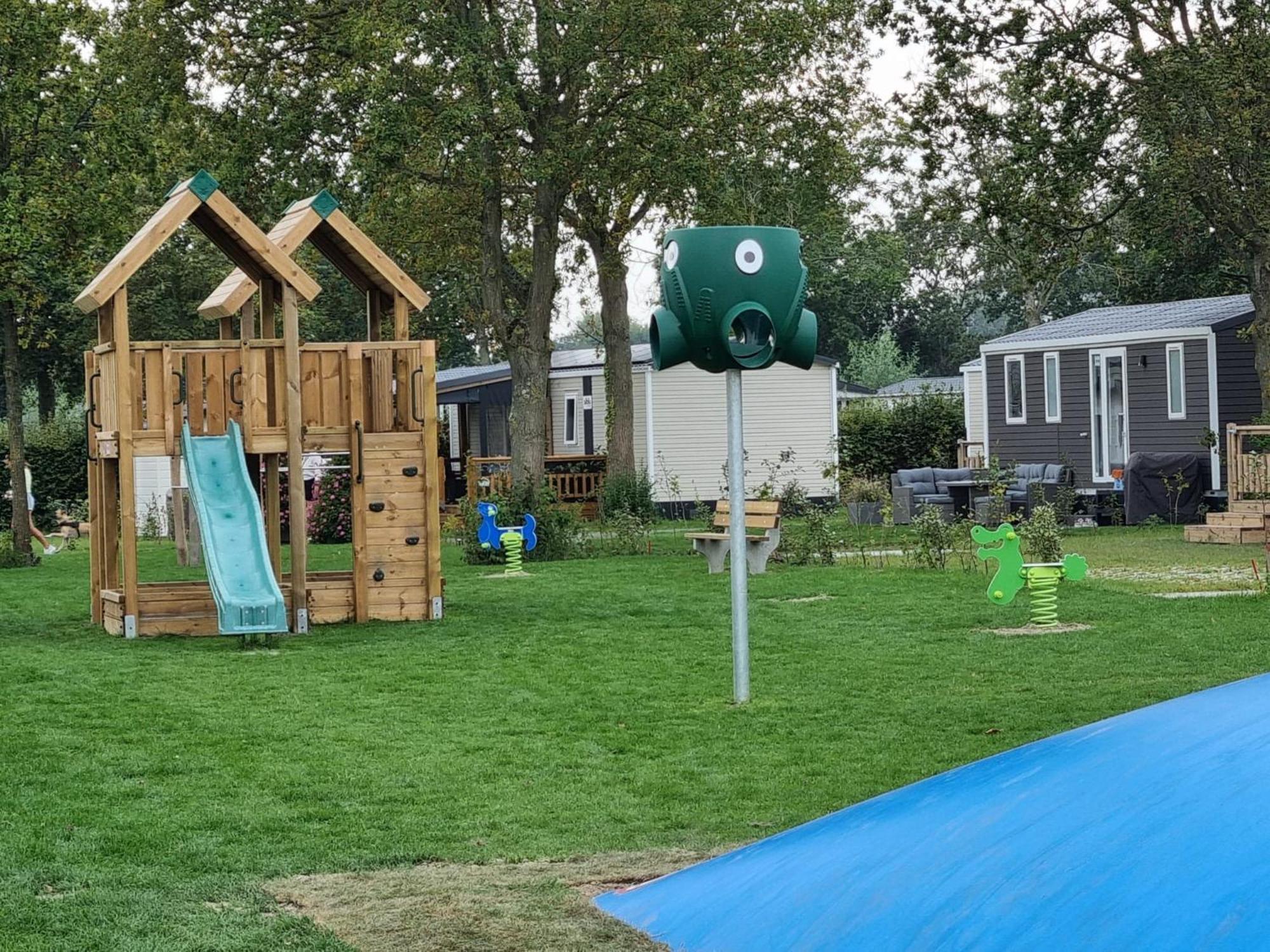 Chalet Nieuw Met Grote Tuin, Drie Slaapkamers En Op Loopafstand En Centrum! Renesse