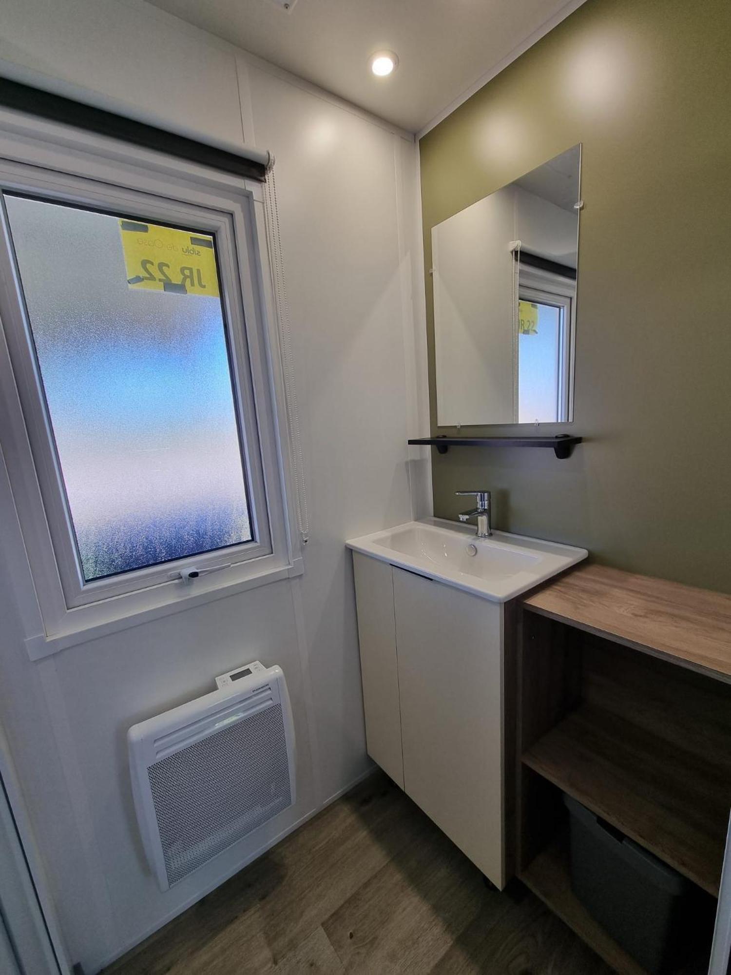Nieuw Met Grote Tuin, Drie Slaapkamers En Op Loopafstand En Centrum! Chalet