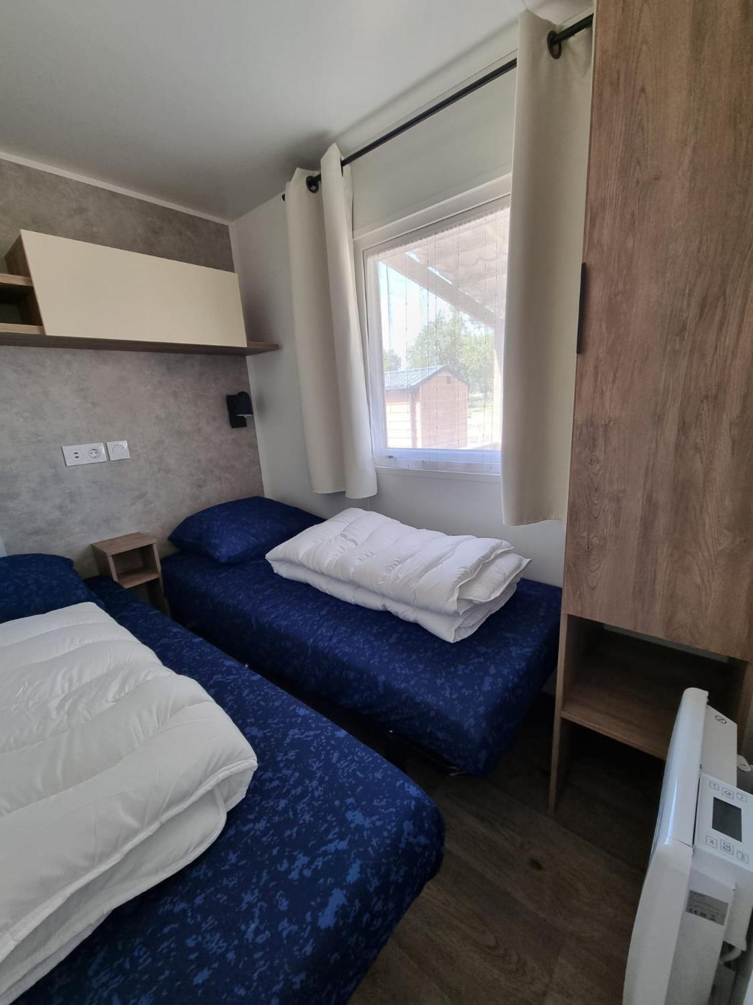 Chalet Nieuw Met Grote Tuin, Drie Slaapkamers En Op Loopafstand En Centrum! Renesse